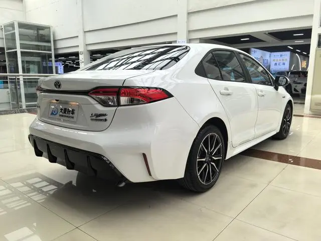 TOYOTA Lei Ling Dual engine 1.8L sports version
