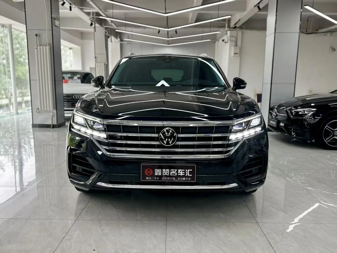 Volkswagen Touareg 3.0 TSI Ruixiang Edition Classic Sports Suit