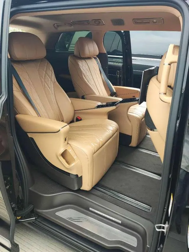 Denza Denza D9 EV Smart driving version 600 four-wheel drive flagship model