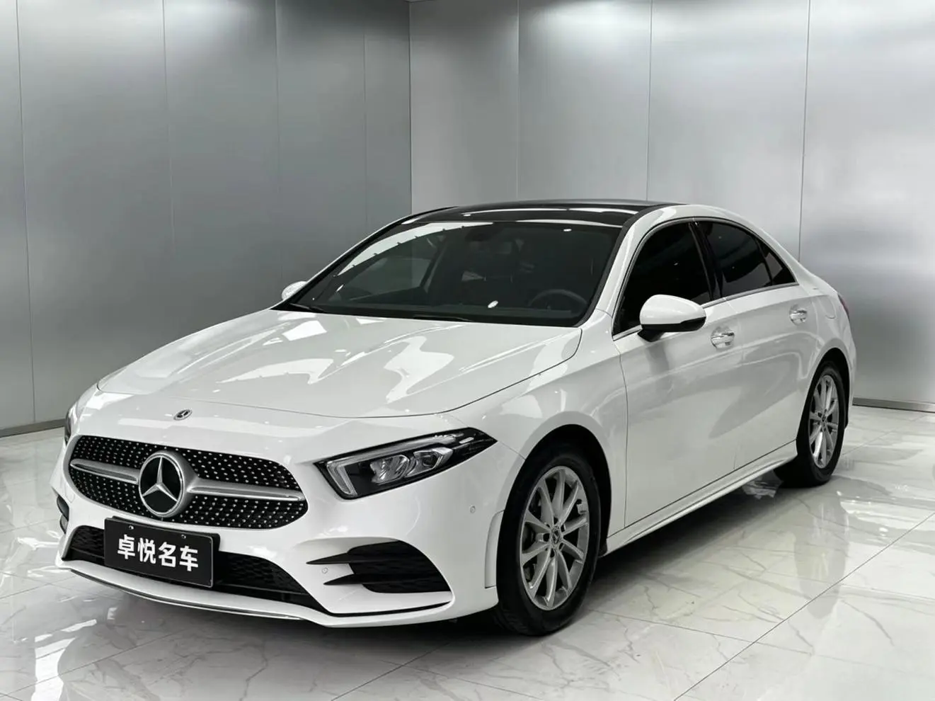 Mercedes-Benz Mercedes-Benz A-class Facelift A 200 L sports sedan dynamic type