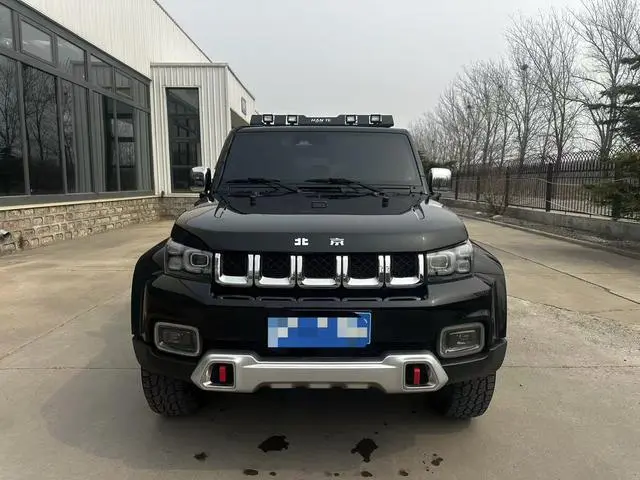 Beijing Beijing off-road BJ40 2.0T automatic four-wheel drive City Hunter edition knight type