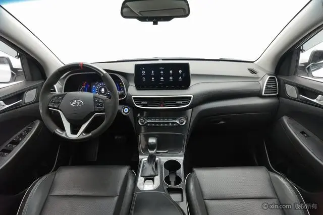 Hyundai Tucson 280TGDi dual-clutch two-wheel drive Zhilian version Country V