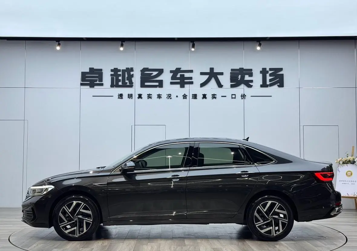 Volkswagen Sagitar 300TSI DSG Beyond Edition