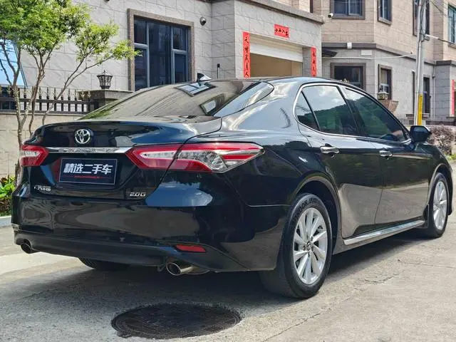 TOYOTA Camry 2.0G Deluxe Edition