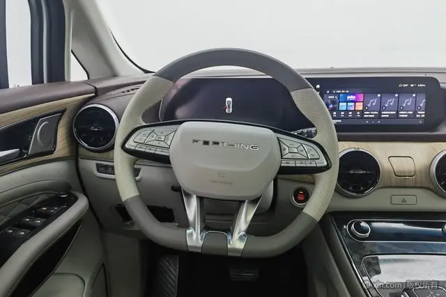 Dongfeng Fengxing Popular yachts 1.5T DCT Wave by Wave version