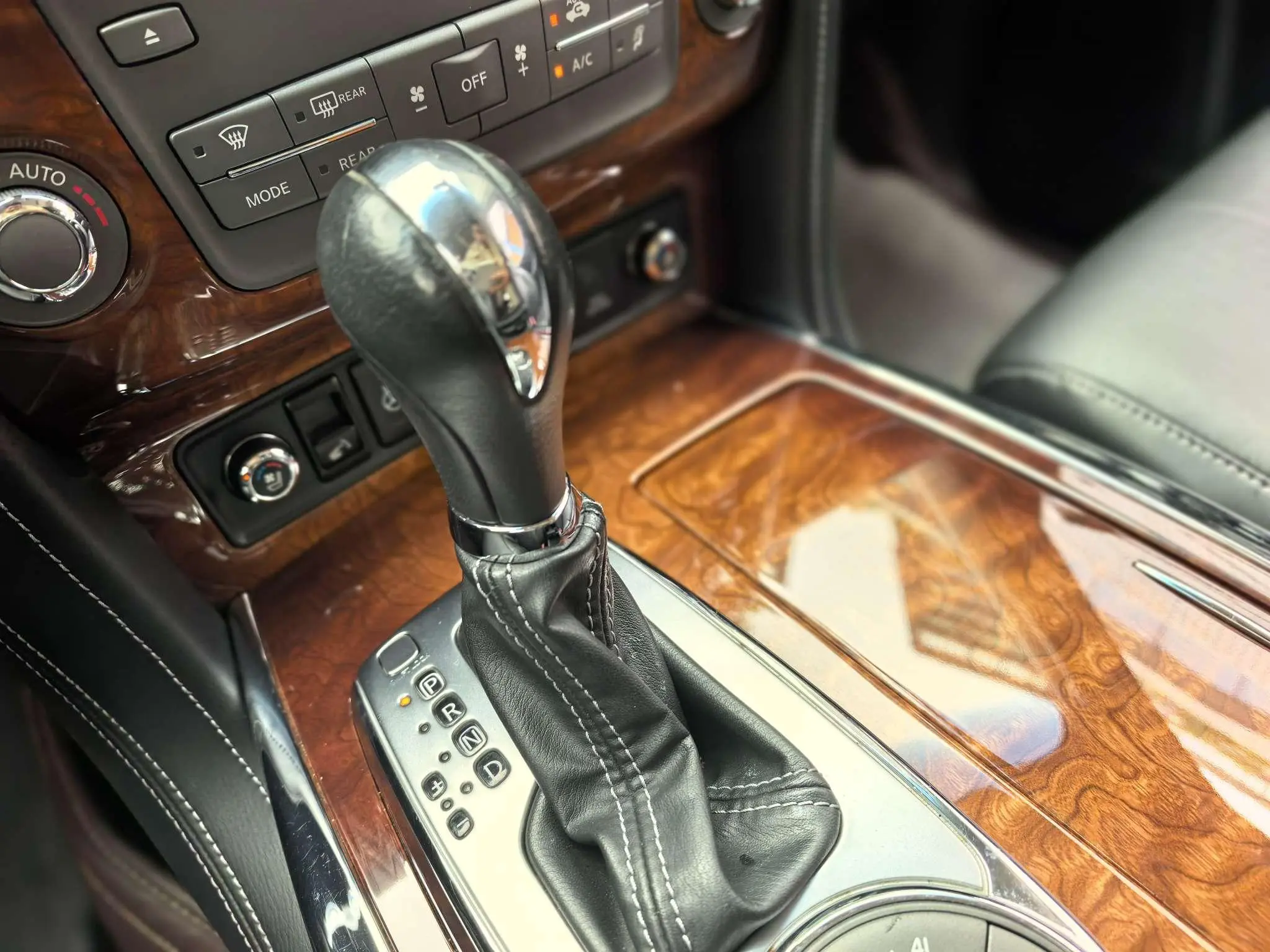 Infiniti Infiniti QX80 5.6L 4WD