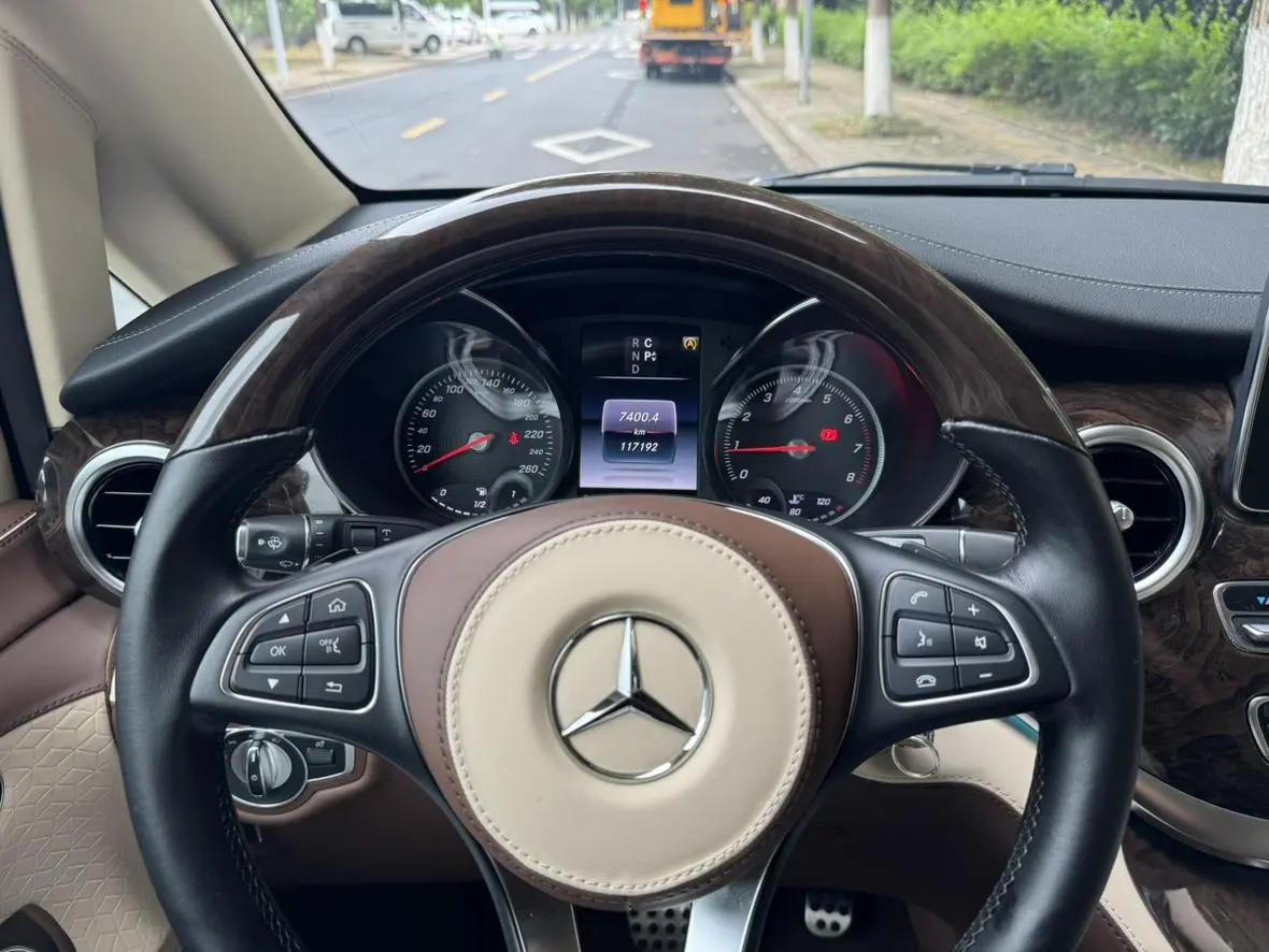 Mercedes-Benz Mercedes-Benz V-class V 260 Premium Edition Country VI