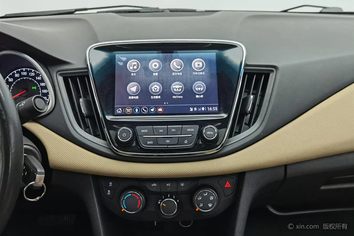Chevrolet Cruze 320 automatic Enjoy Skylight version