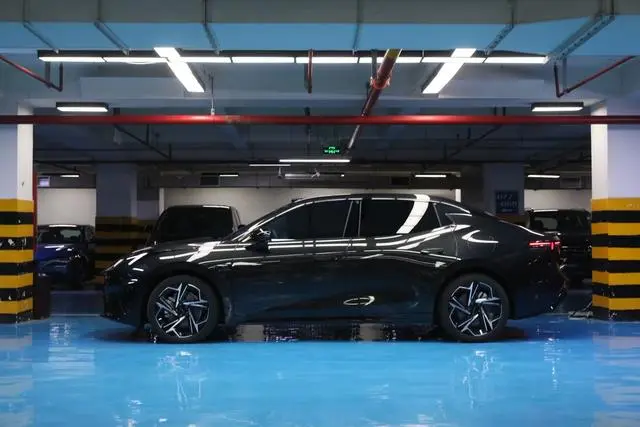 LYNK & CO Lynk &Co. 07 EM-P 126 long battery life Ultra