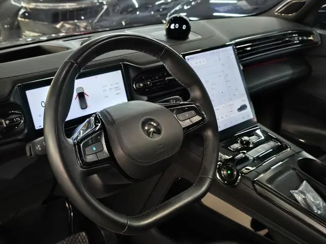 NIO NIO ES8 580KM six-seater version
