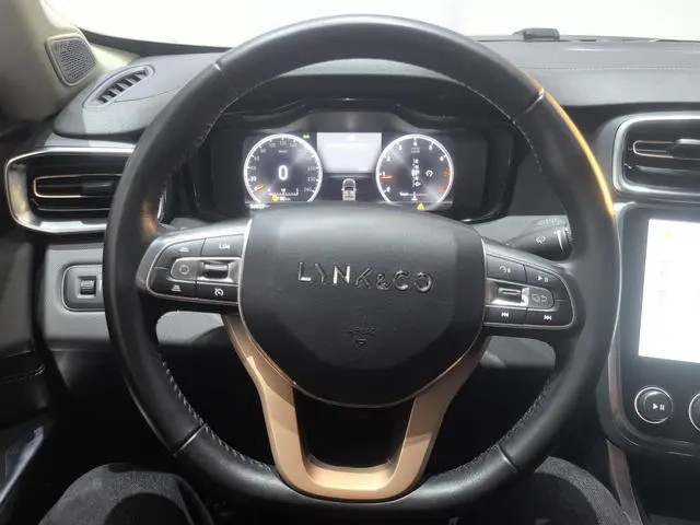 LYNK & CO Lynk 01 2.0T two-wheel drive Pro version