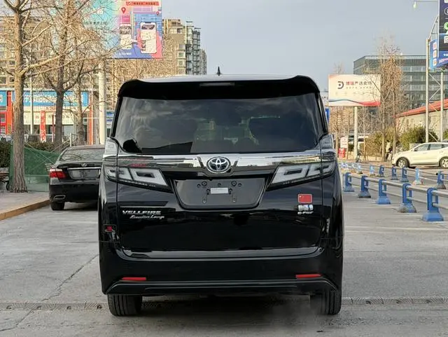 TOYOTA Wilfa Dual engine 2.5L HV Premium Edition