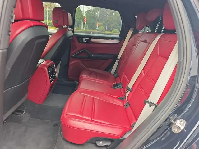 Porsche Cayenne Cayenne 3.0T Platinum Edition