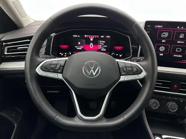 Volkswagen Sagitar 300TSI DSG Beyond Edition