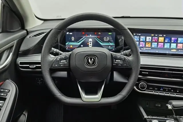 Changan Yidong PLUS Blue Whale NE 1.4T GDI DCT Flagship
