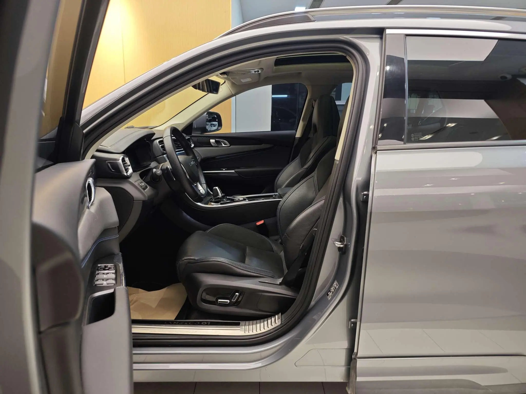 LYNK & CO Lynk &Co. 01 EM-P 1.5T Jinguo V