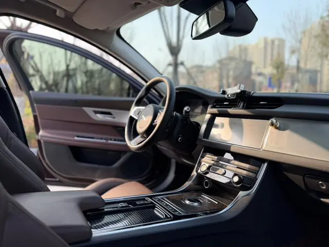 Jaguar Jaguar XFL XFL 2.0T 250PS two-wheel drive Deluxe Edition