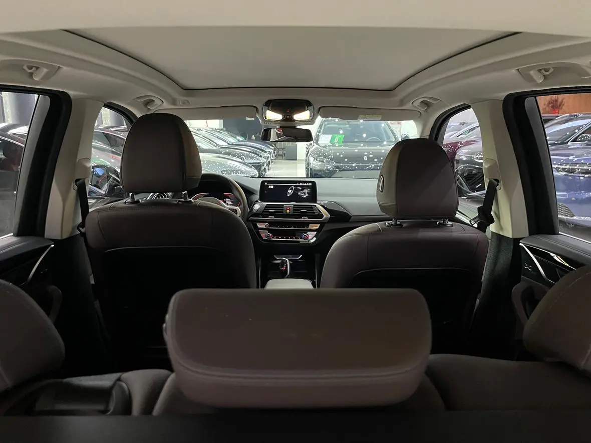 BMW BMW X3 xDrive25i M sports suit