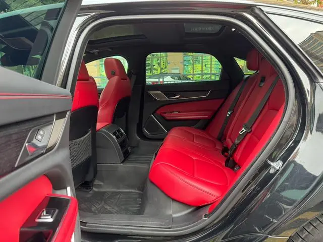 Jaguar Jaguar XFL 2.0T P250 four-wheel drive Yao Black sports edition