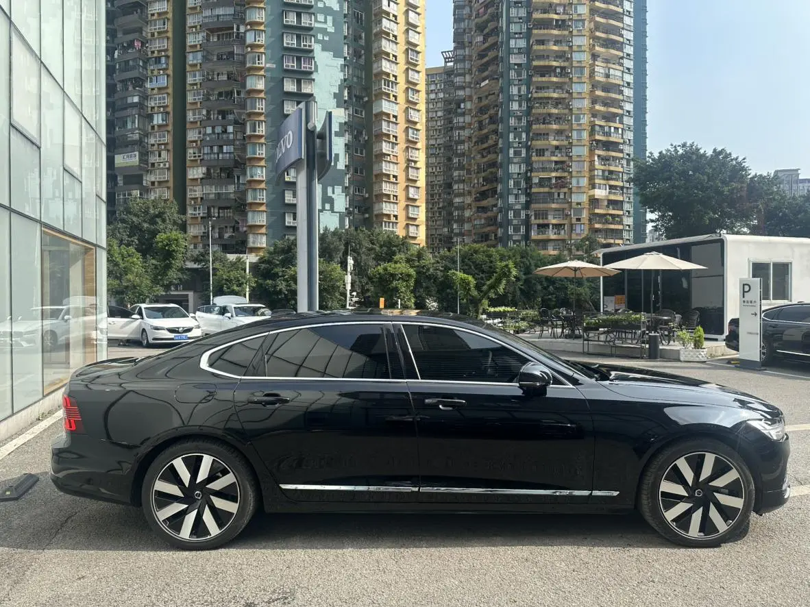 Volvo Volvo S90 PHEV T8 four-wheel drive long battery life Zhiya Deluxe Edition