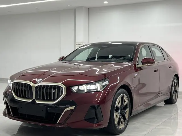 BMW BMW i5 eDrive35L Exclusive M Sports Suit