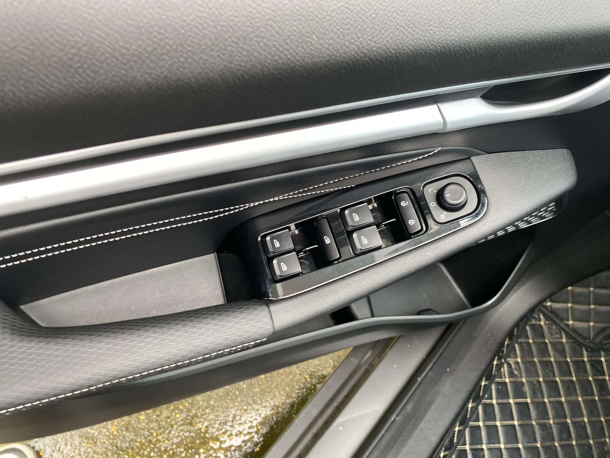 Geely Emgrand 4th generation Champion Edition 1.5L CVT Luxury