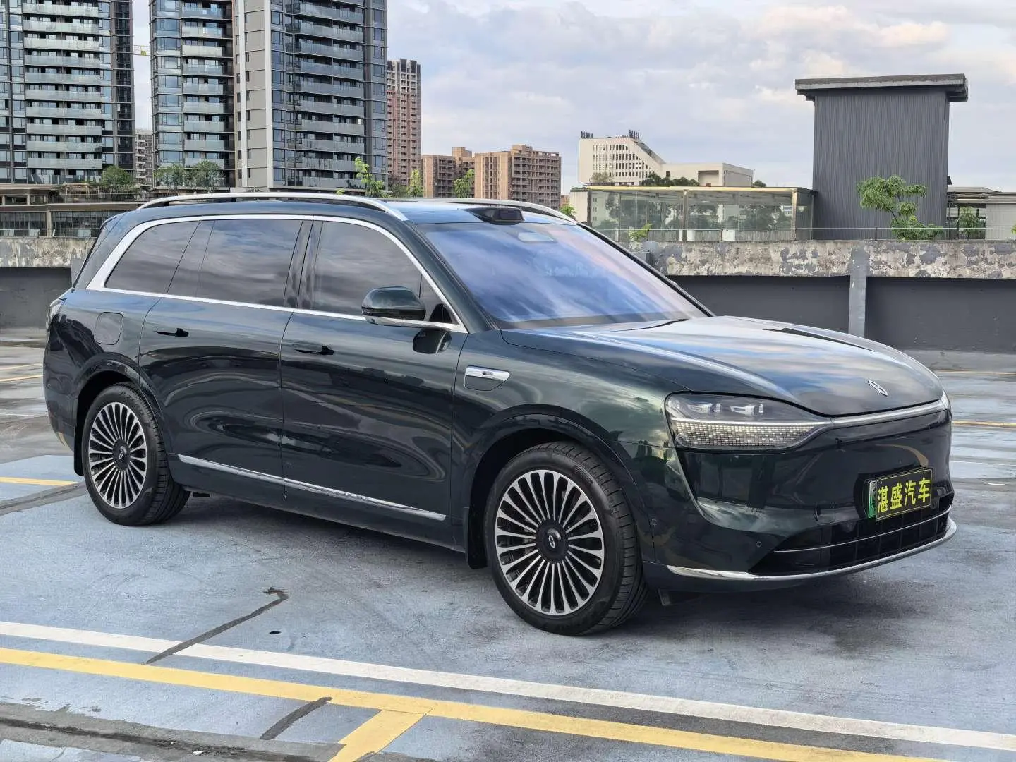 AITO Ask the world M9 Extended range Ultra six-seater version
