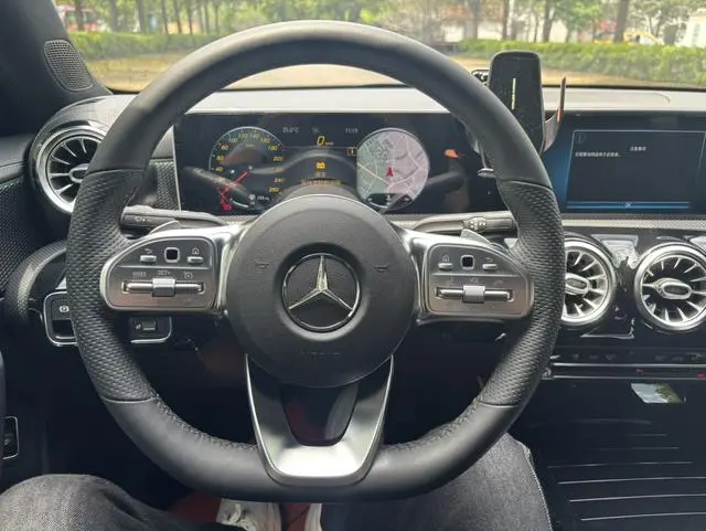 Mercedes-Benz Mercedes-Benz A-class A 200 L sports sedan