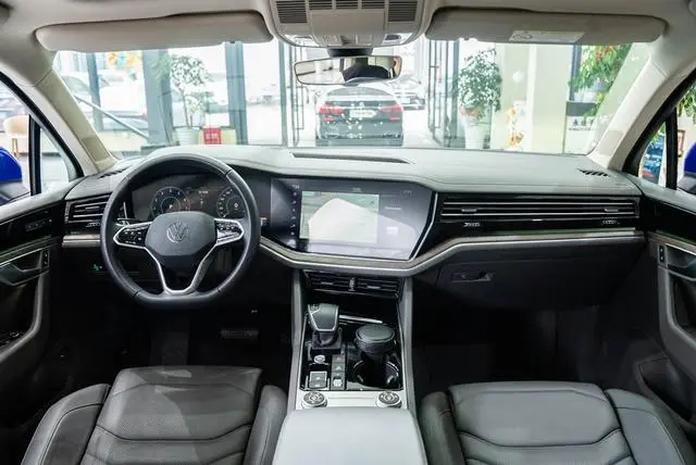 Volkswagen Touareg 3.0 TSI Ruixiang Edition Classic Sports Suit