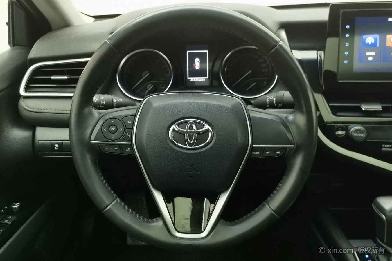 TOYOTA Camry 2.0GVP Leading Edition