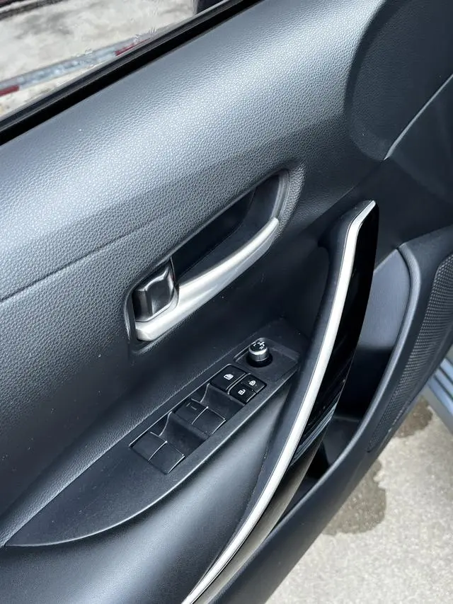 TOYOTA Corolla Dual engine 1.8L E-CVT GL-i Elite Edition