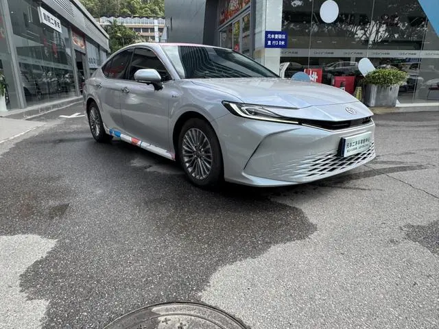 TOYOTA Camry Dual Engine 2.0 HGVP Deluxe Edition