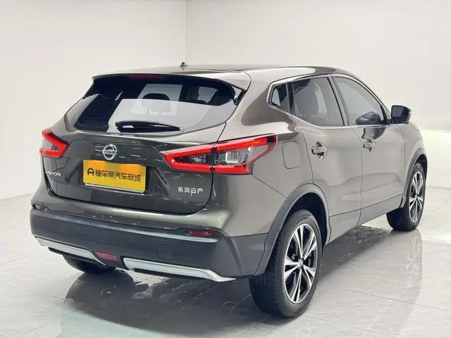 Nissan Qashqai 2.0 L XV Prem Deluxe Edition