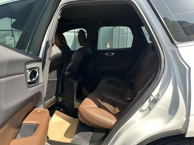 Volvo Volvo XC60 PHEV T8 four-wheel drive long battery life Zhiyuan Deluxe Edition