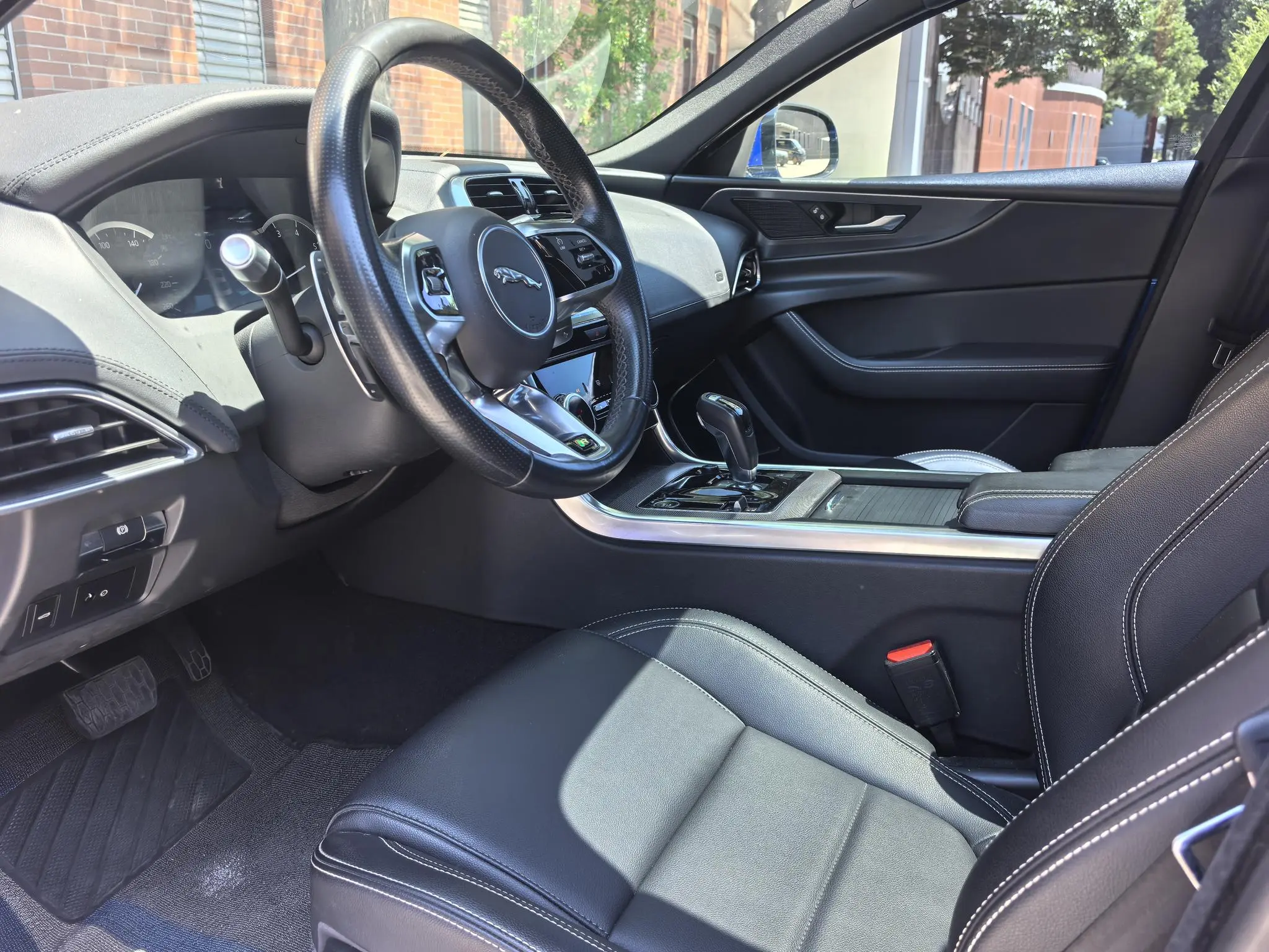 Jaguar Jaguar XEL 2.0T 200PS R-DYNAMIC S Enterprising Sports Edition