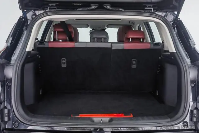 Dongfeng Fengshen Dongfeng Fengshen AX7 PRO 1.6T Automatic Smart Version