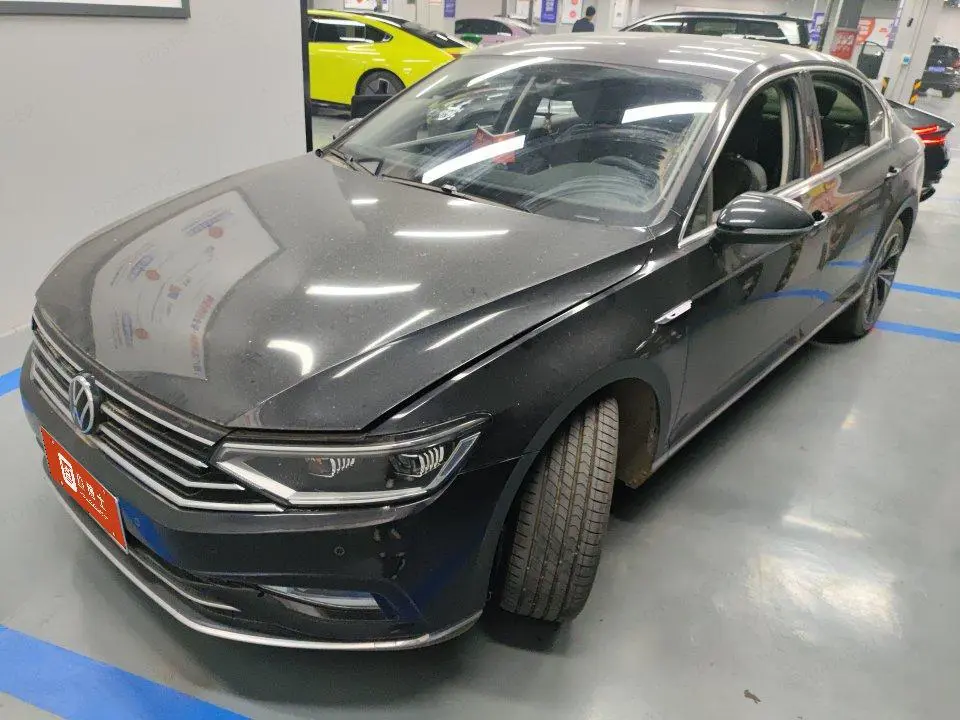 Volkswagen Magotan 330TSI DSG 30th Anniversary Edition