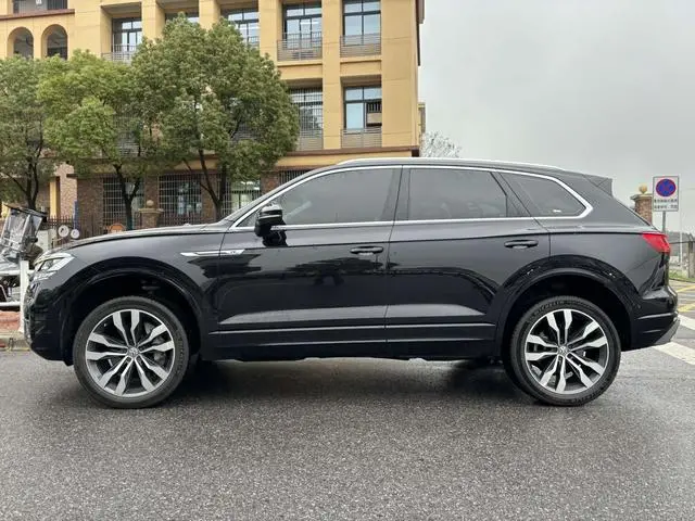 Volkswagen Touareg 3.0 TSI Ruizhi Edition Country VI
