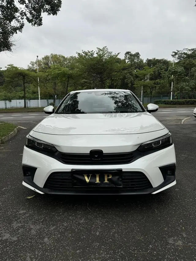 Honda Civic 240TURBO CVT Momentum Edition