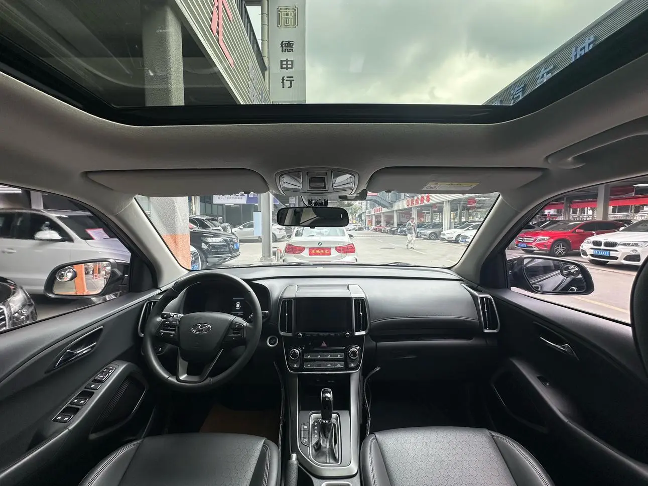 Hyundai Hyundai ix35 2.0L automatic two-wheel drive Zhiyong*Enjoy Edition