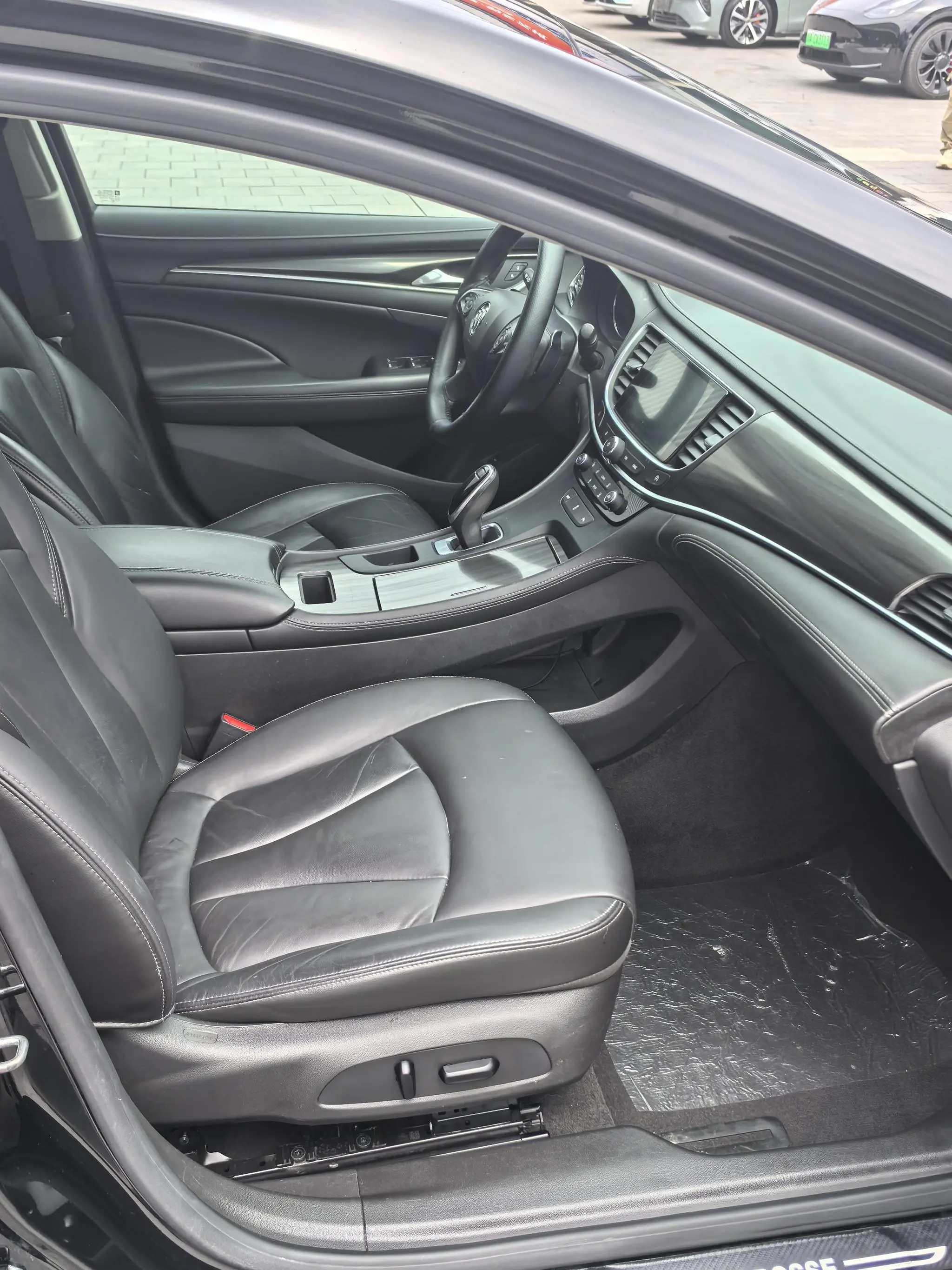 Buick Lacrosse 652T luxury