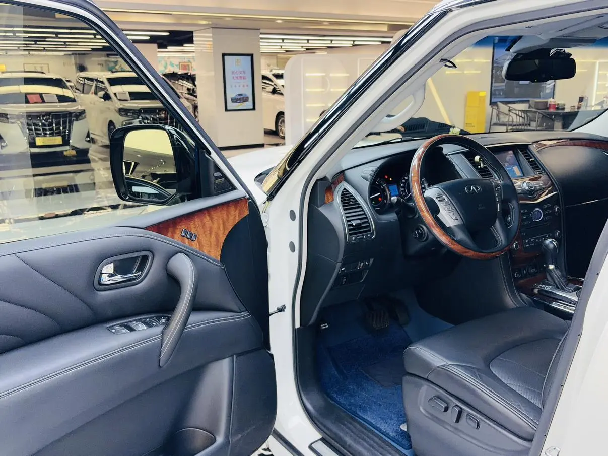 Infiniti Infiniti QX80 5.6L 4WD
