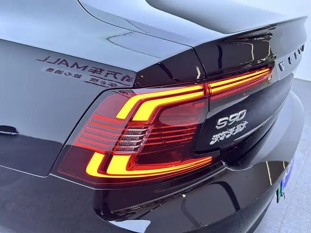 Volvo Volvo S90 PHEV T8 four-wheel drive long battery life Zhiyi Deluxe Edition