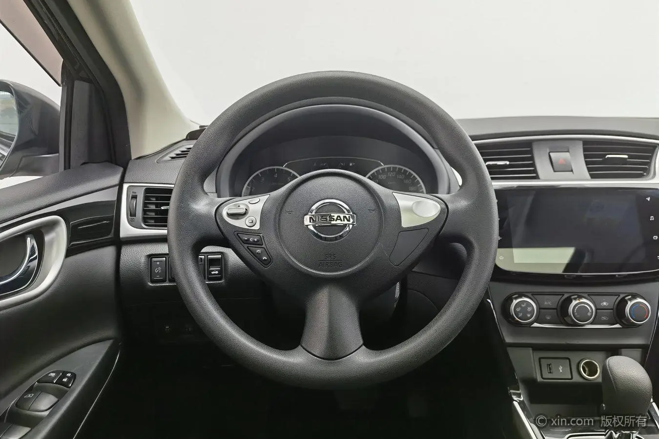 Nissan Xuan Yi Classic 1.6 XL CVT Deluxe Edition