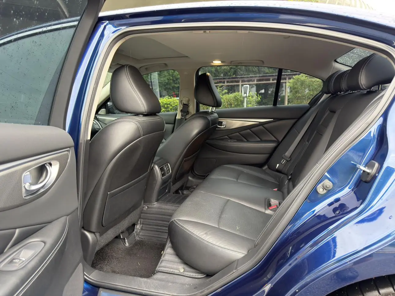 Infiniti Infiniti Q50L 2.0T enjoy the sports version
