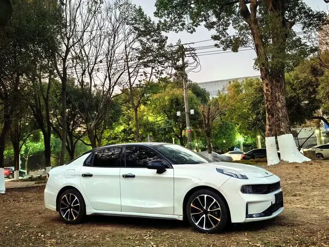 LYNK & CO Lynk 03 1.5TD DCT type Pro version