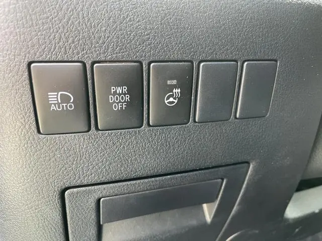 TOYOTA Wilfa Dual engine 2.5L HV Deluxe Edition