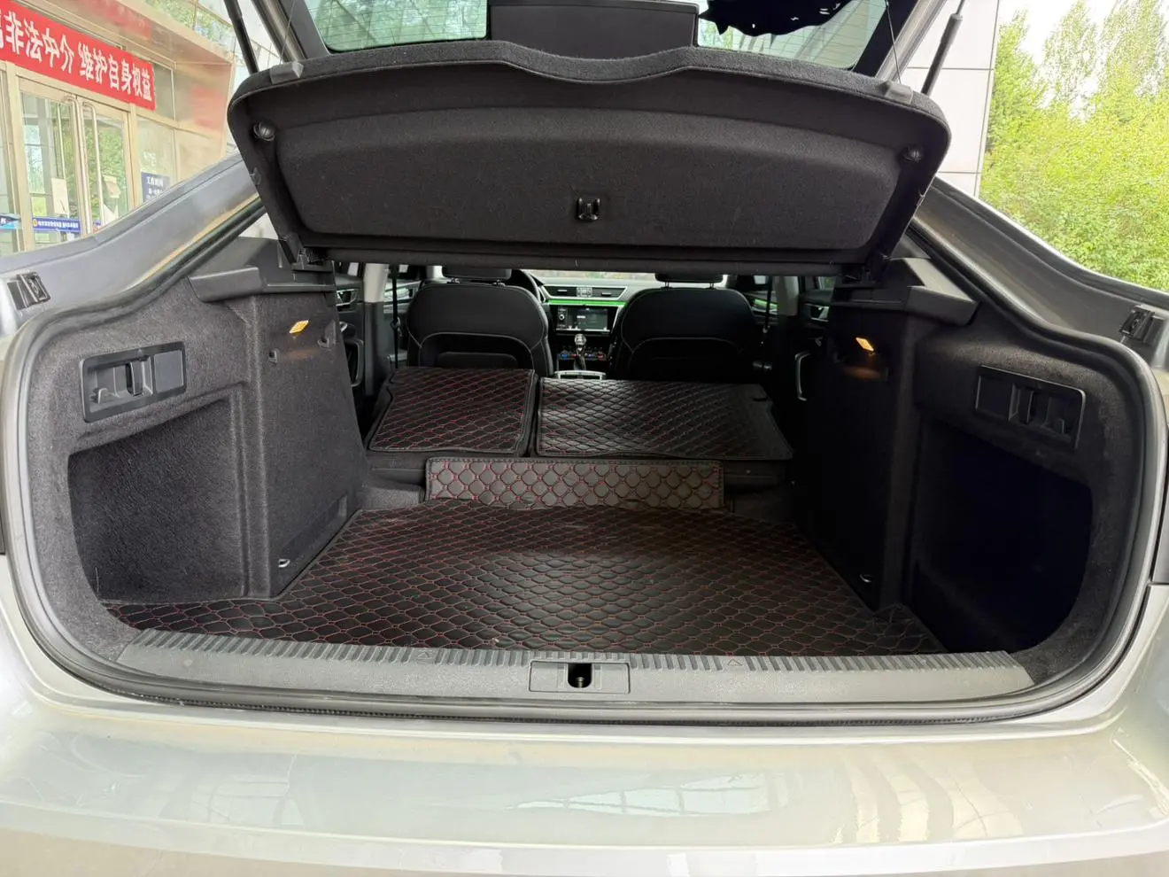 Skoda Speed pie Facelifted ZI330 DSG Comfort Edition