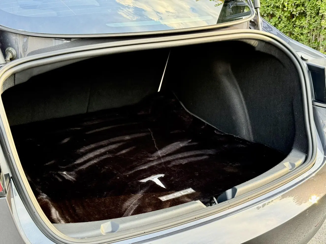 Tesla Model 3 Upgraded version of standard battery life rear drive