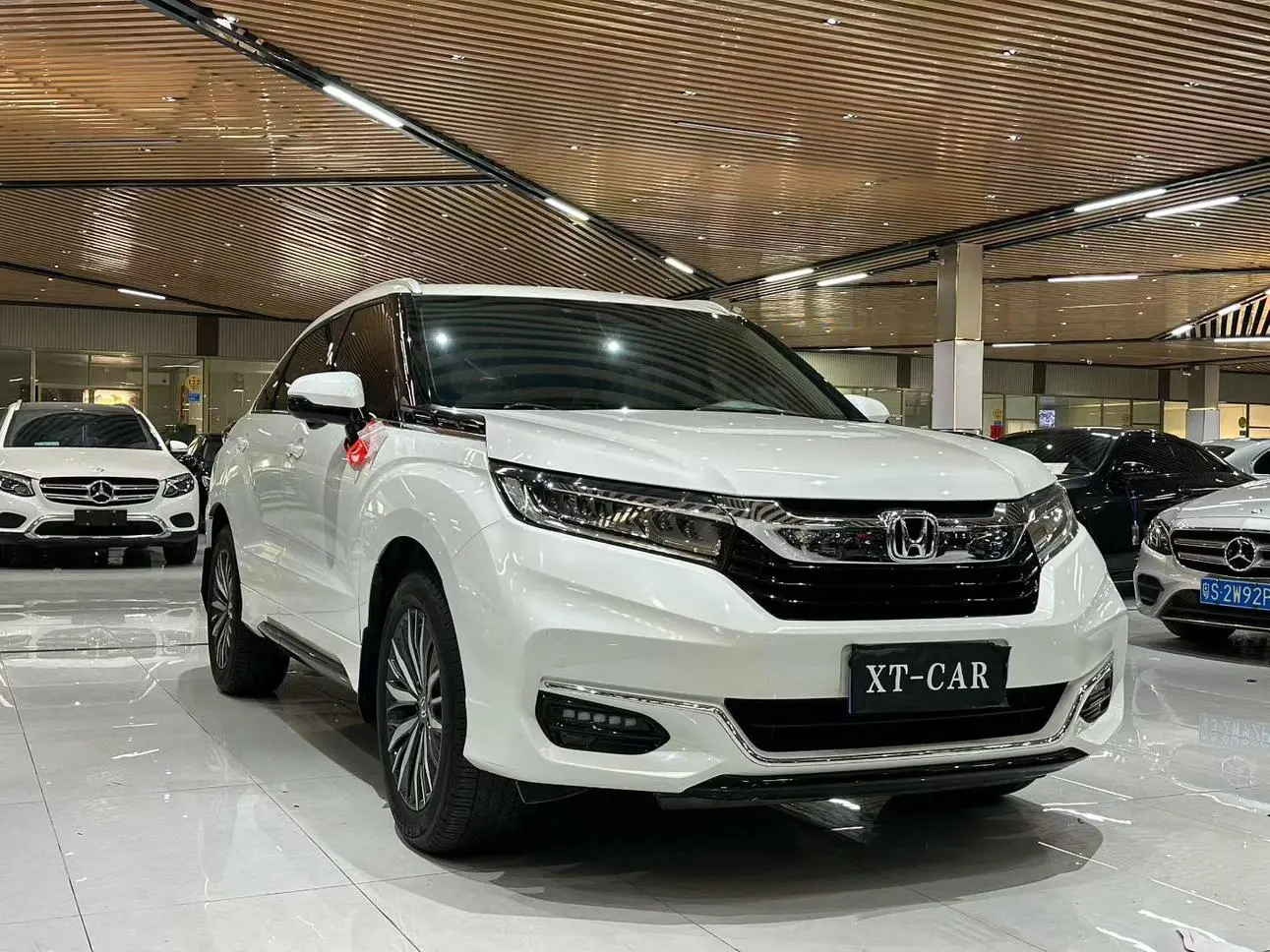 Honda Crown Road 370 TURBO 9AT Premium Edition AWD